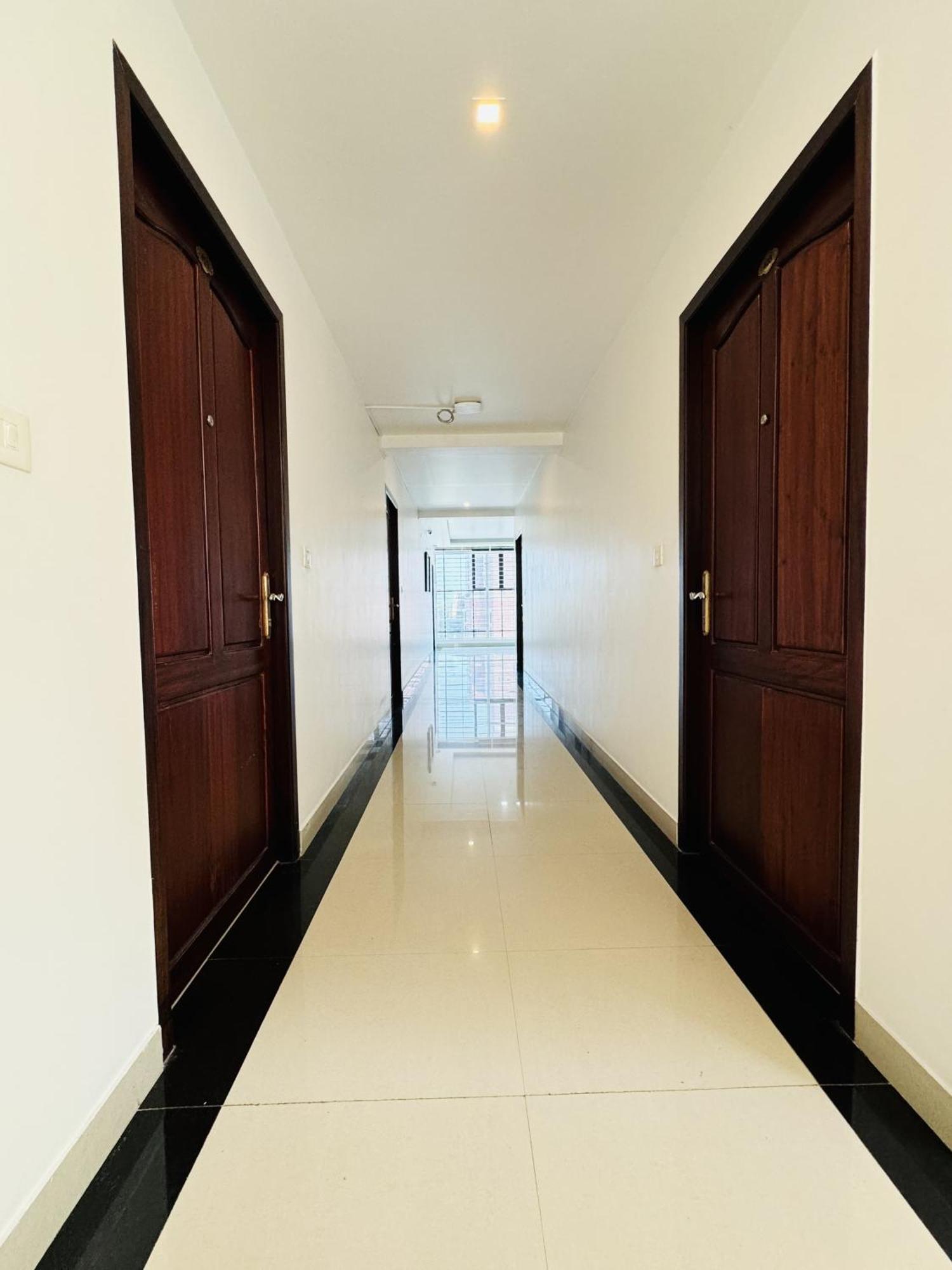 Royal International Hotel Trippapur Exterior foto